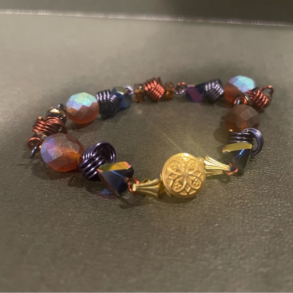 Elegant Multicolor wire and Beaded Bracelet